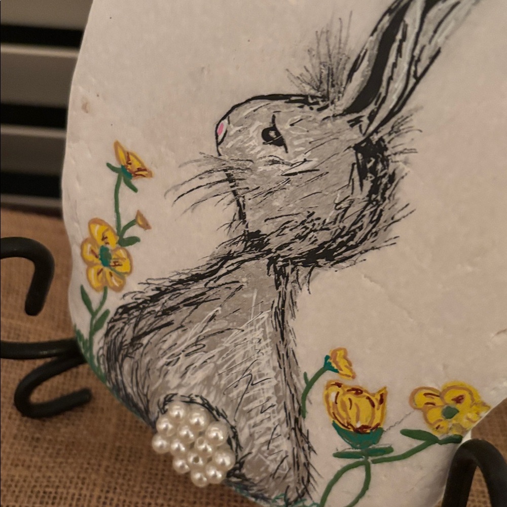 🆕 Hand-Painted Rabbit Stone Decor - Picture 2 of 5
